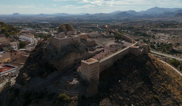 castillo-de-busot-escapada-rural-alicante.jpg Castillo de Busot, historia y vistas del interior de Alicante